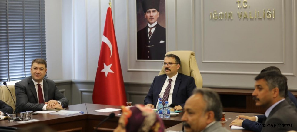 Iğdır Valisi Ercan Turan Merkez Mahalle Muhtarları İle Toplantı Yaptı