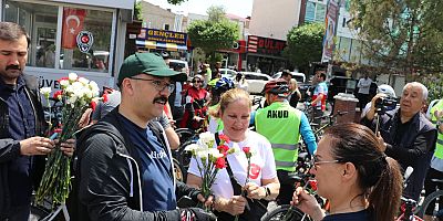 Iğdır'da Anneler Günü Kapsamında 20  Kilometrelik Bisiklet Turu Düzenlendi