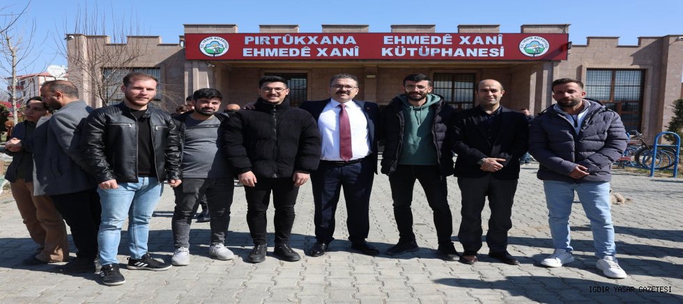 İlimiz Valisi Ercan Turan Ahmed-i Hani Kütüphanesi’nde  Sınavlara Hazırlanan Öğrencilere Moral Ziyaretinde Bulundu