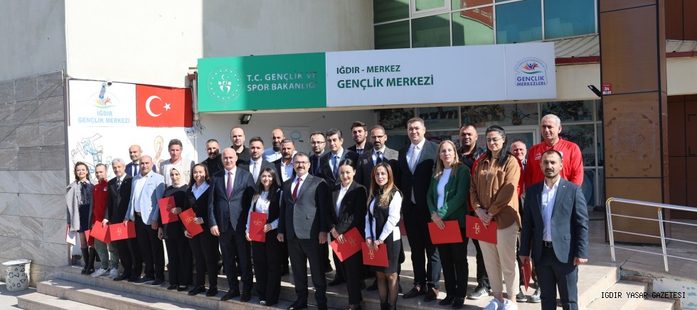 Vali Ercan Turan Gençlik Ve  Spor İl Müdürlüğünü Ziyaret Etti 